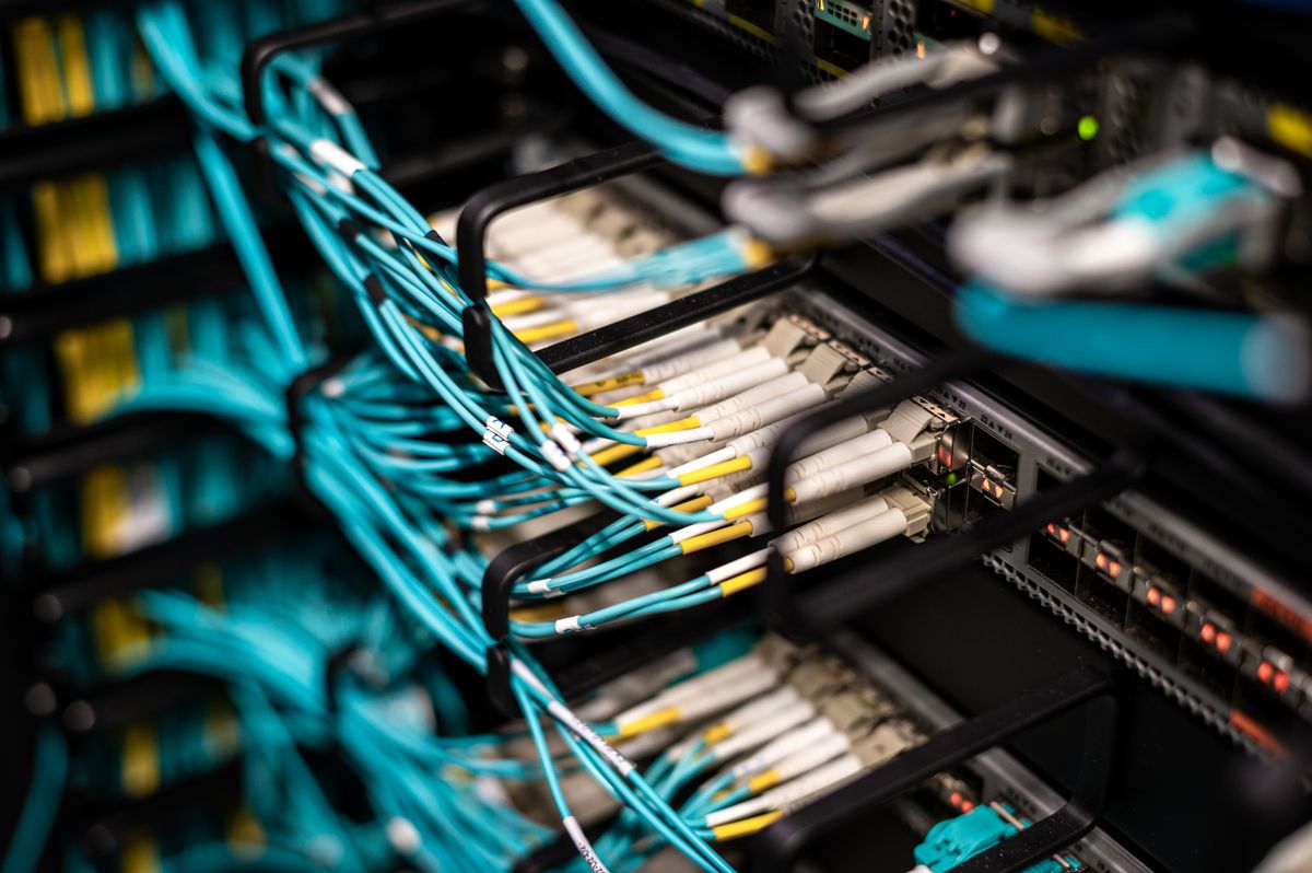Patch panel and network cabling in a data centre
